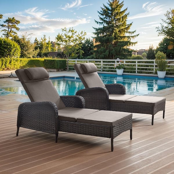 Pocassy Brown Wicker Outdoor Folding Chaise Lounge Chair Fully