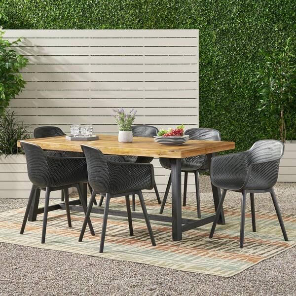 roma garden table and chairs