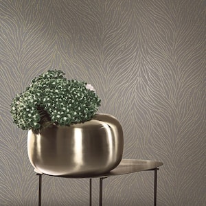 Metallic Brown/Gold Abstract Branches Design Vinyl on Non-Woven Non-Pasted Wallpaper Roll