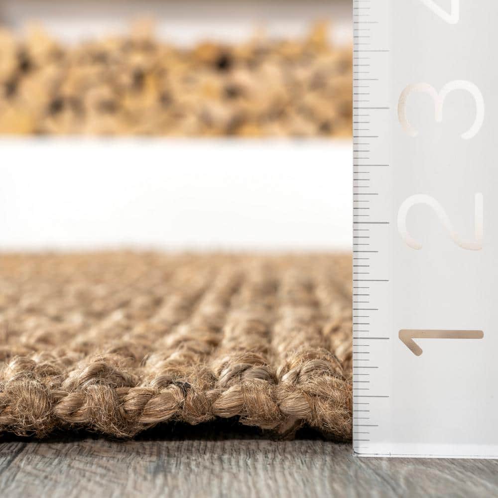 Kiwa Natural Jute 6' x 9' Handwoven Farmhouse Area Rug
