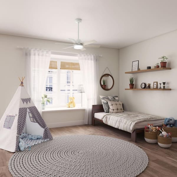 Hunter Pacer 44 in. Indoor Fresh White Ceiling Fan with Light Kit