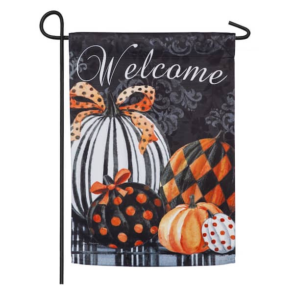 Elegant Pattern Pumpkins Garden Suede Flag and Sassafras Door Mat Set