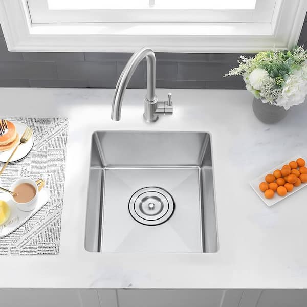 https://images.thdstatic.com/productImages/d0e157e2-fbbc-4773-a2db-79a400482132/svn/silver-zeus-ruta-undermount-kitchen-sinks-sink2013-st-64_600.jpg