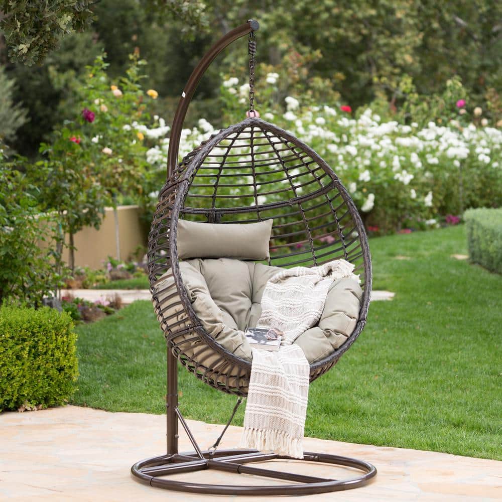 Outdoor Patio PE Wicker Hanging Basket with Plush Water-resistant Cushions 
