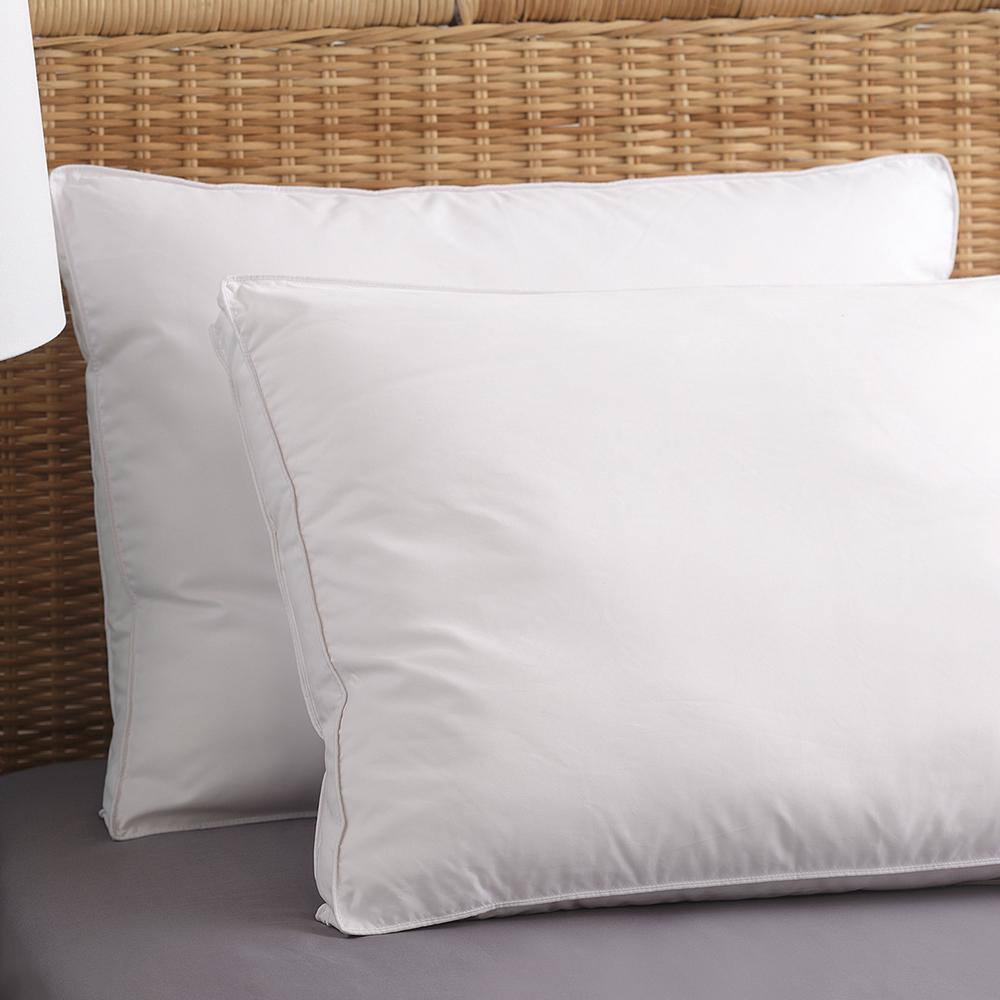 White Queen Hypoallergenic Polyester Gusseted Pillow