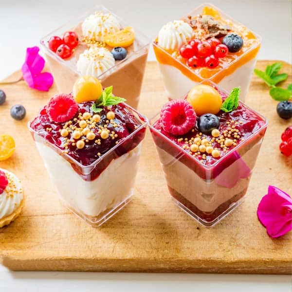 Clear 5 oz. Plastic Dessert Cups with Lids and Spoons Parfait Appetizer Food Storage Disposable 20-Pack