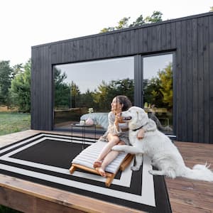 Paris Black White 5 ft. x 7 ft. Reversible Recycled Plastic Indoor/Outdoor Floor Mat