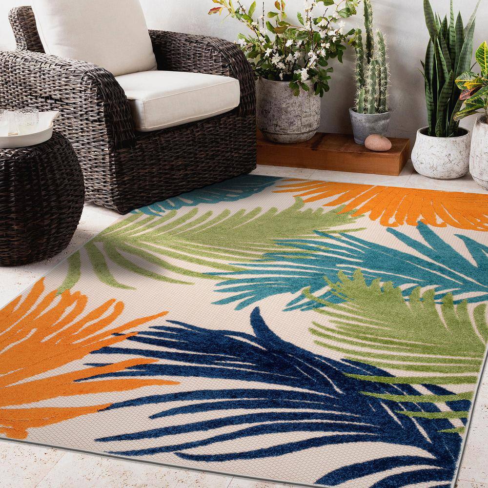 Tropical Floral Multi-Color Synthetic Indoor/Outdoor 5' x 7' Area Rug