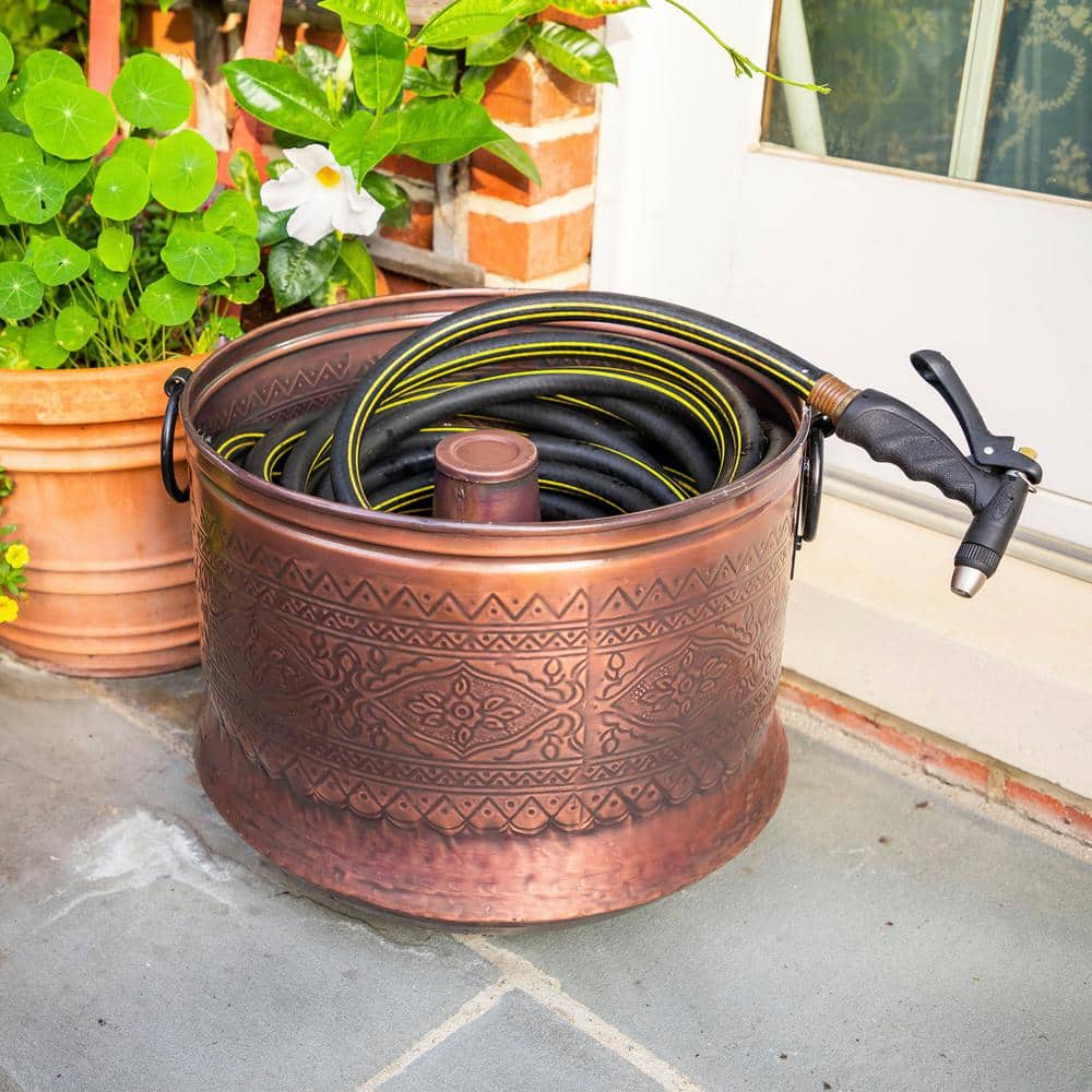 Antique Bronze Embossed Metal Hose Holder with Drain Holes