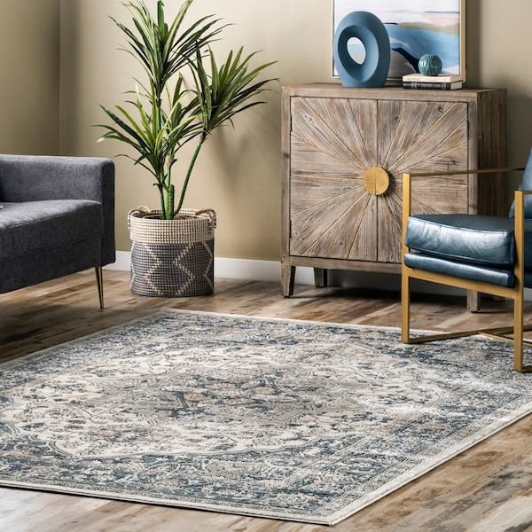 Darcie Traditional Medallion Gray 4 ft. x 6 ft. Indoor Area Rug