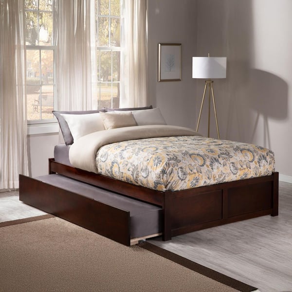 Concord Full Platform Bed with Flat Panel Foot Board and Full Size Urban Trundle Bed in Walnut