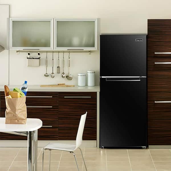 https://images.thdstatic.com/productImages/d14bf706-9e42-4f27-bba7-c7929eecf917/svn/black-magic-chef-top-freezer-refrigerators-hmdr1000be-31_600.jpg