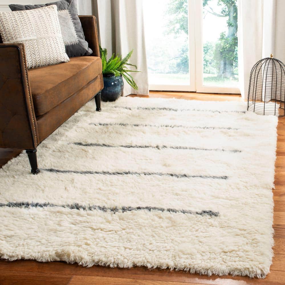 Kenya Collection 7' Hand-Knotted Gray Wool Square Area Rug