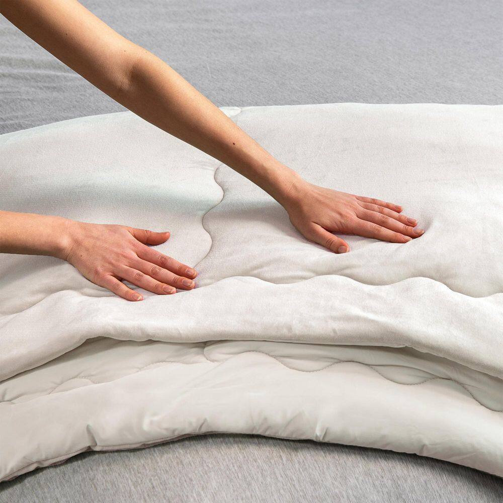 HGTV Cooling Snowbound-White Throw Blanket price history on PriceWatchPro