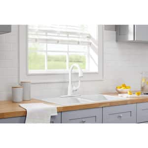 Dylan Single Handle Pull-Down Sprayer Kitchen Faucet in Matte White