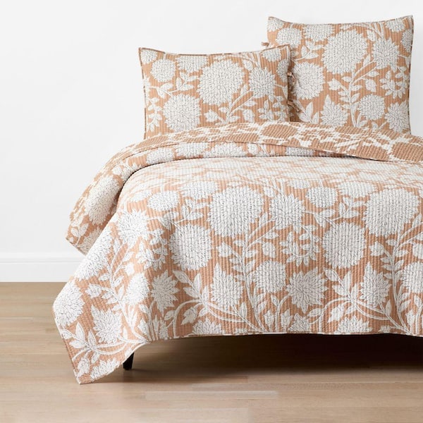 Company Cotton Feliciana Chrysanthemum Quilt Clay King/California King