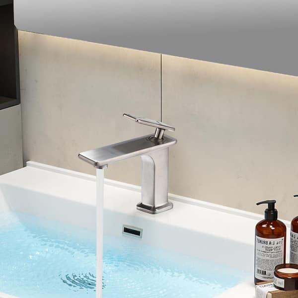 Luxurious Modern Single Handle Single Hole Bathroom Faucet in Brushed Nickel