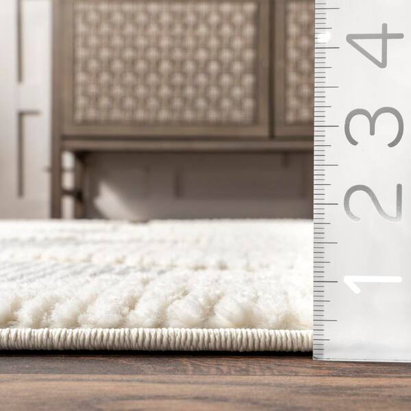 nuLOOM Aylin Diamond Tasseled Off White 10 ft. x 14 ft. Indoor