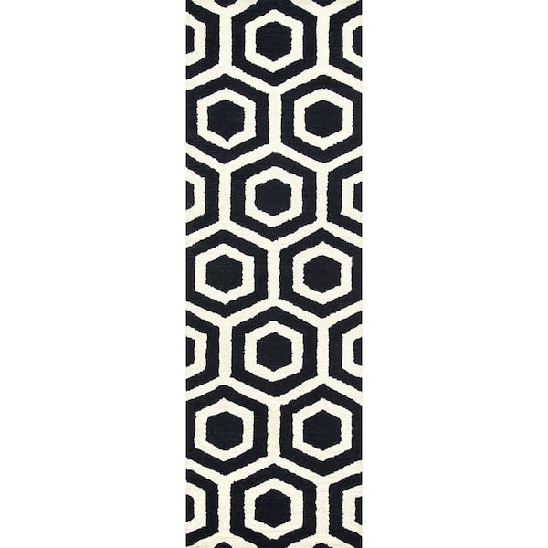 13 Pretty Indoor Outdoor Rugs - The Honeycomb Home