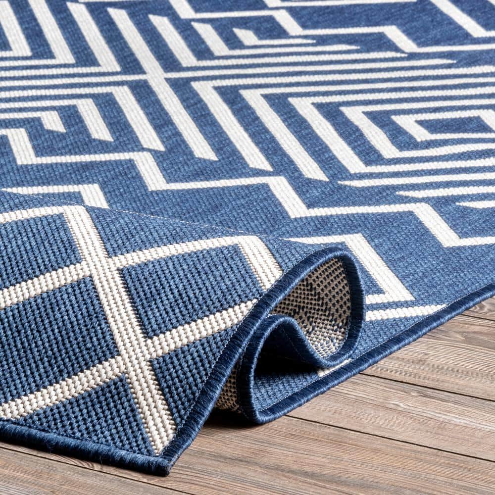 Reversible Aztec Blue Synthetic 4' x 6' Indoor/Outdoor Area Rug
