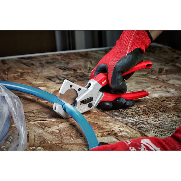 Milwaukee 1 in. PEX and Tubing Cutter 48-22-4204 - The Home Depot