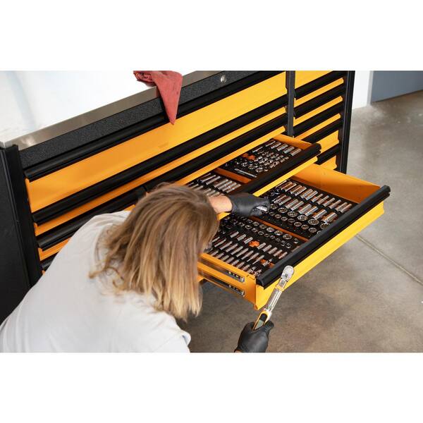 https://images.thdstatic.com/productImages/d1fb0d6d-637b-407c-b0a4-64a52585defc/svn/black-orange-gearwrench-mobile-workbenches-83248-1f_600.jpg