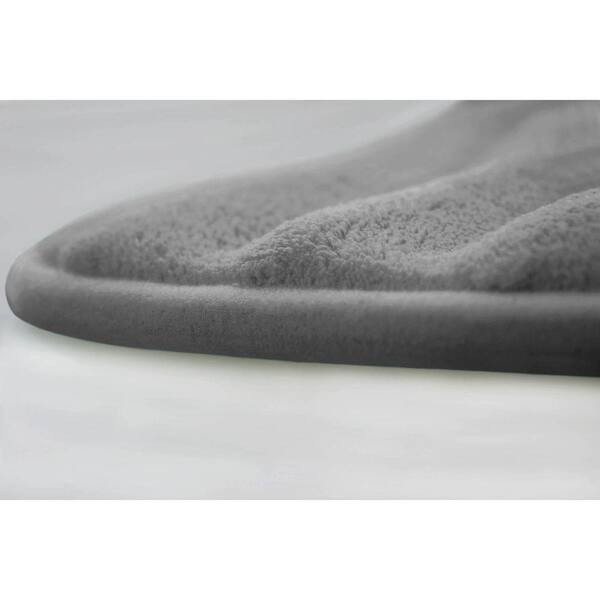 Home Dynamix 32-in x 20-in Gray Microfiber Bath Mat in the