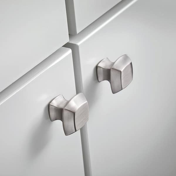 Mandara 1-1/4 in. (32 mm) Classic Satin Nickel Square Cabinet Knob