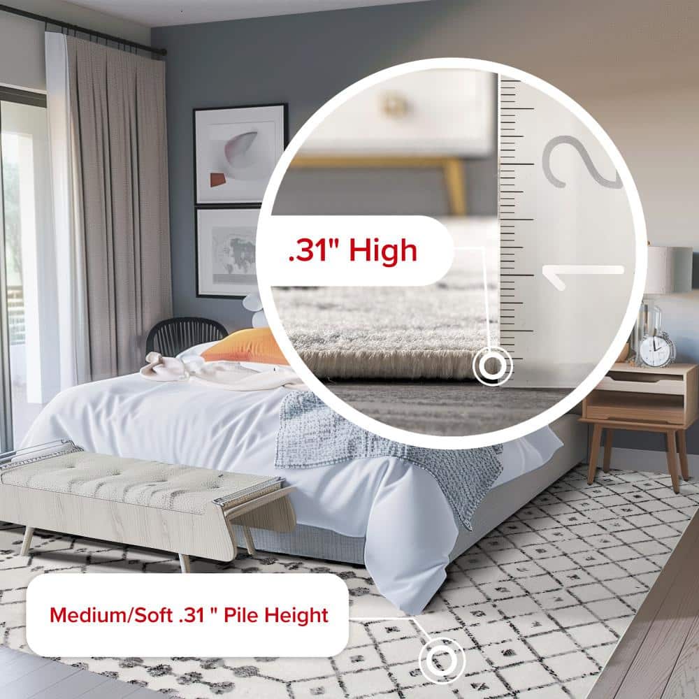 Reversible Gray Geometric Moroccan Synthetic Area Rug, 8' x 10'