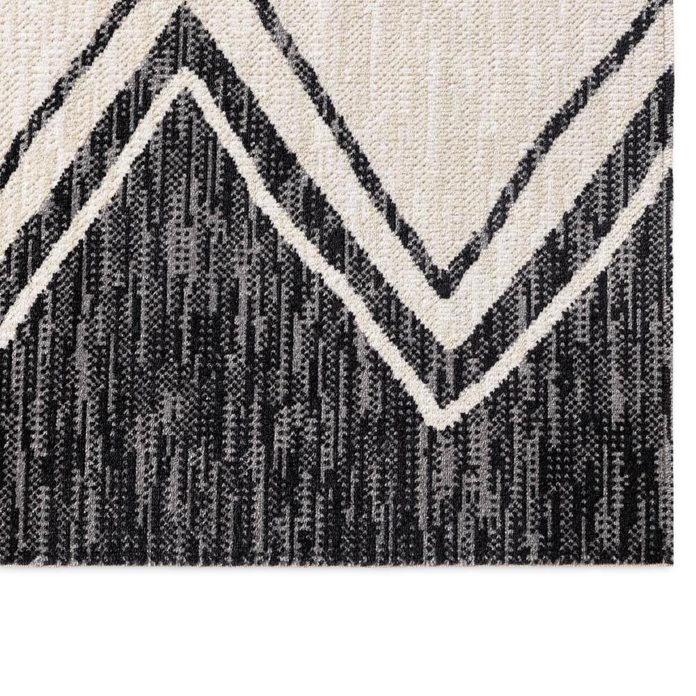 Black and Ivory Zig Zag Indoor/Outdoor Area Rug