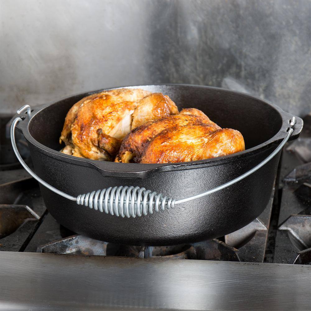 Black Cast Iron 8-Quart Camp Dutch Oven with Bail Handle