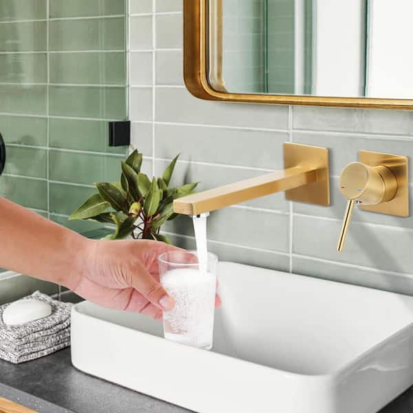 Single Handle Wall Mounted Bathroom Faucet in Gold