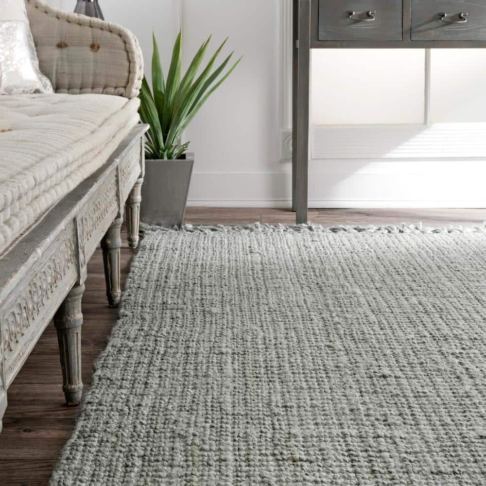 Handmade Gray Wool Braided 5' x 7' Easy Care Area Rug