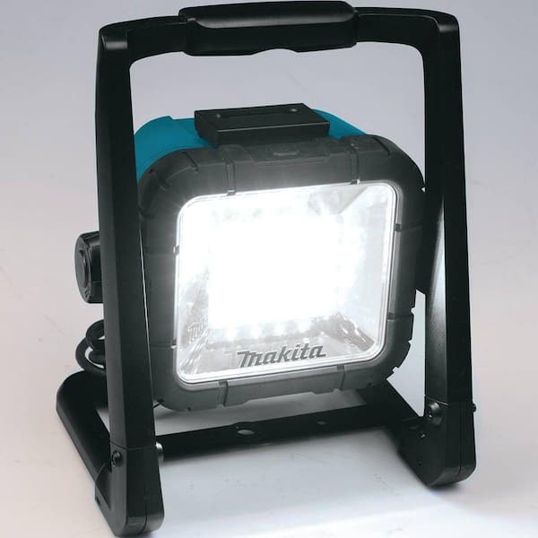 Makita LED Flood Light Cordless/Corded Adjustable Integrated Handle Water Resist 
