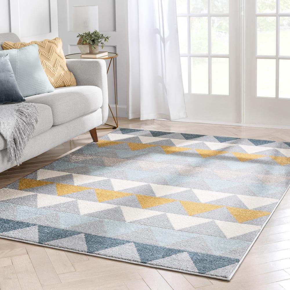Nova Gray Geometric 5' x 7' Synthetic Area Rug