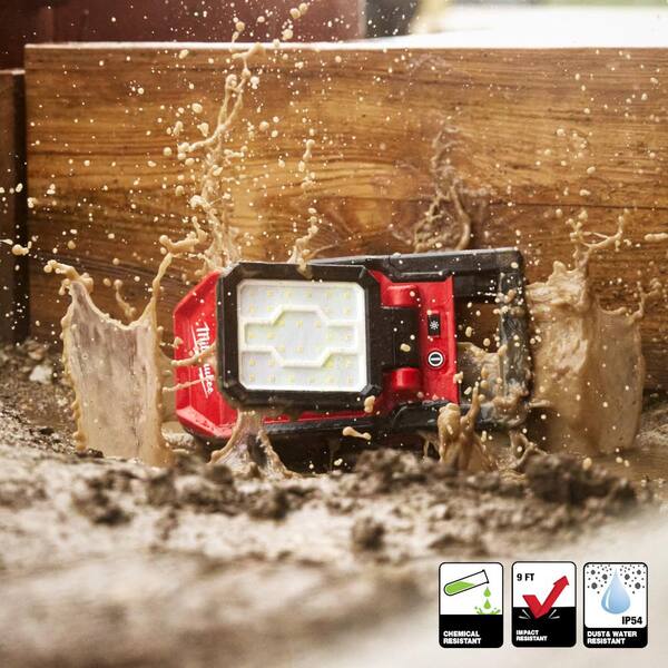 （kyo）新品　M.W.M READY Table2 M18™ ROVER™ Clamping Flood Light | Milwaukee Tool