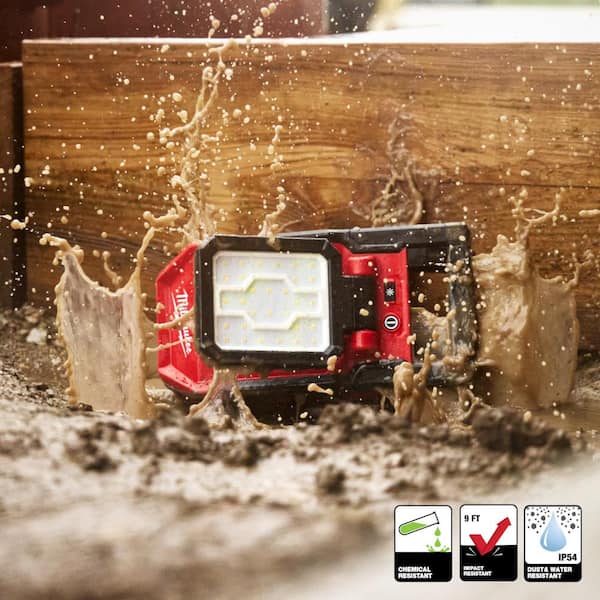 Milwaukee M18 18-Volt 2000 Lumens Lithium-Ion Cordless Rover LED