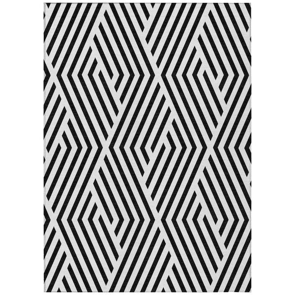 Chantille ACN550 Black 2 ft. 6 in. x 3 ft. 10 in. Machine Washable Indoor/Outdoor Geometric Area Rug