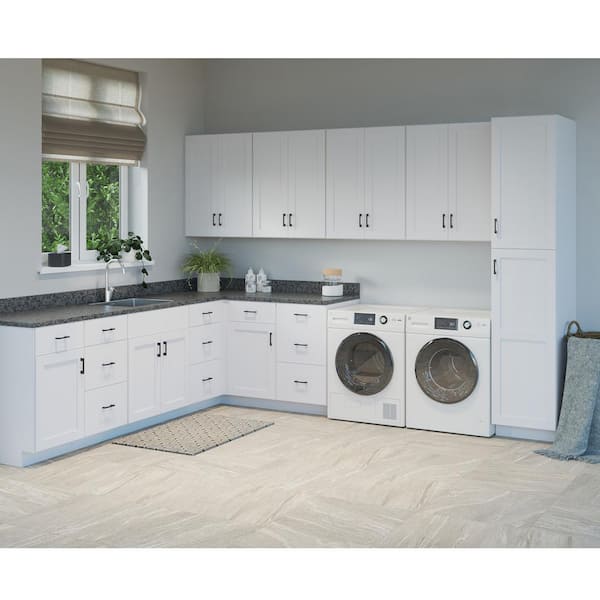 https://images.thdstatic.com/productImages/d258ccef-d9d9-420c-9164-dc35b6a339c8/svn/white-hampton-bay-assembled-kitchen-cabinets-f11b36b-fa_600.jpg