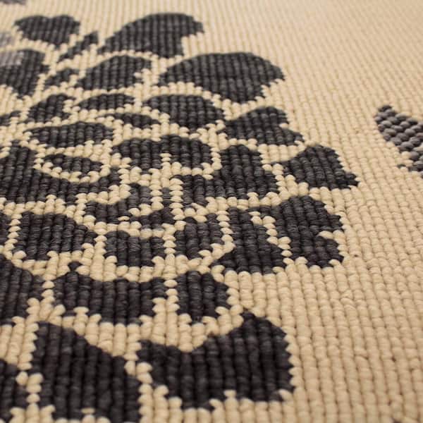 Stencil Chrysanthemum 5 ft. x 8 ft. Indoor/Outdoor Area Rug in Light Grey