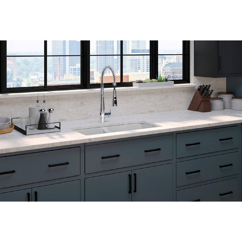 Polished Chrome Semi-Professional Kitchen Faucet with Pull-Out Spray