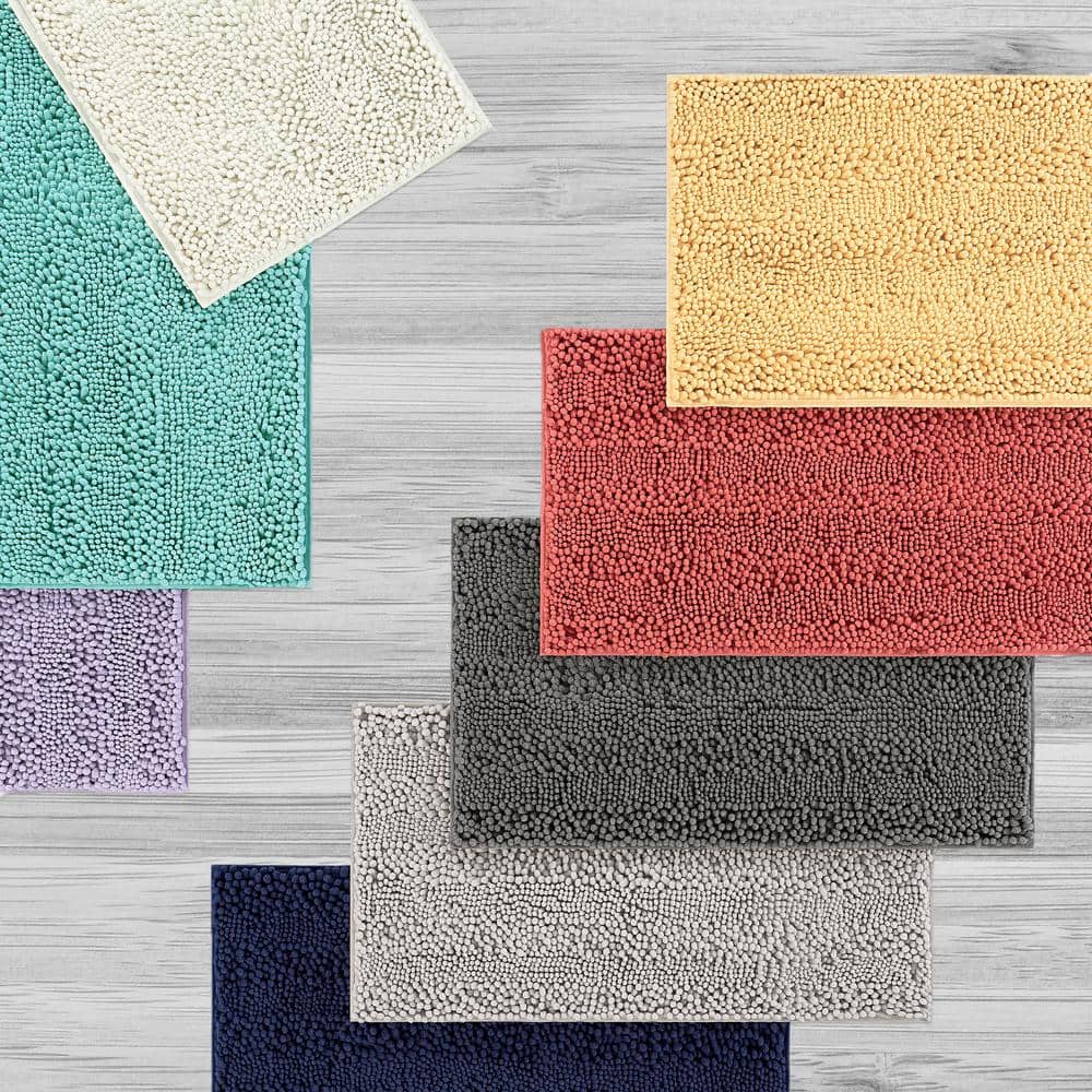 Light Gray Chenille Non-Slip Bath Mat 17" x 24"