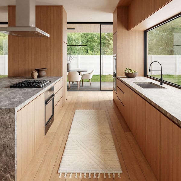 Ellie Traverse Shag 2.6 ft. x 6 ft. Ivory Indoor Area Rug