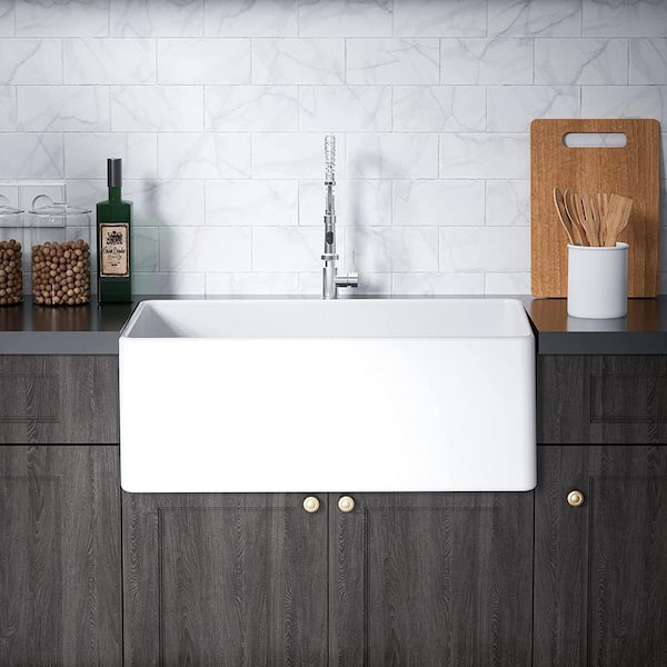 HOROW White Fireclay 24 in. L x 18 in. W Single Bowl Farmhouse Apron Kitchen Sink with Grid and Strainer