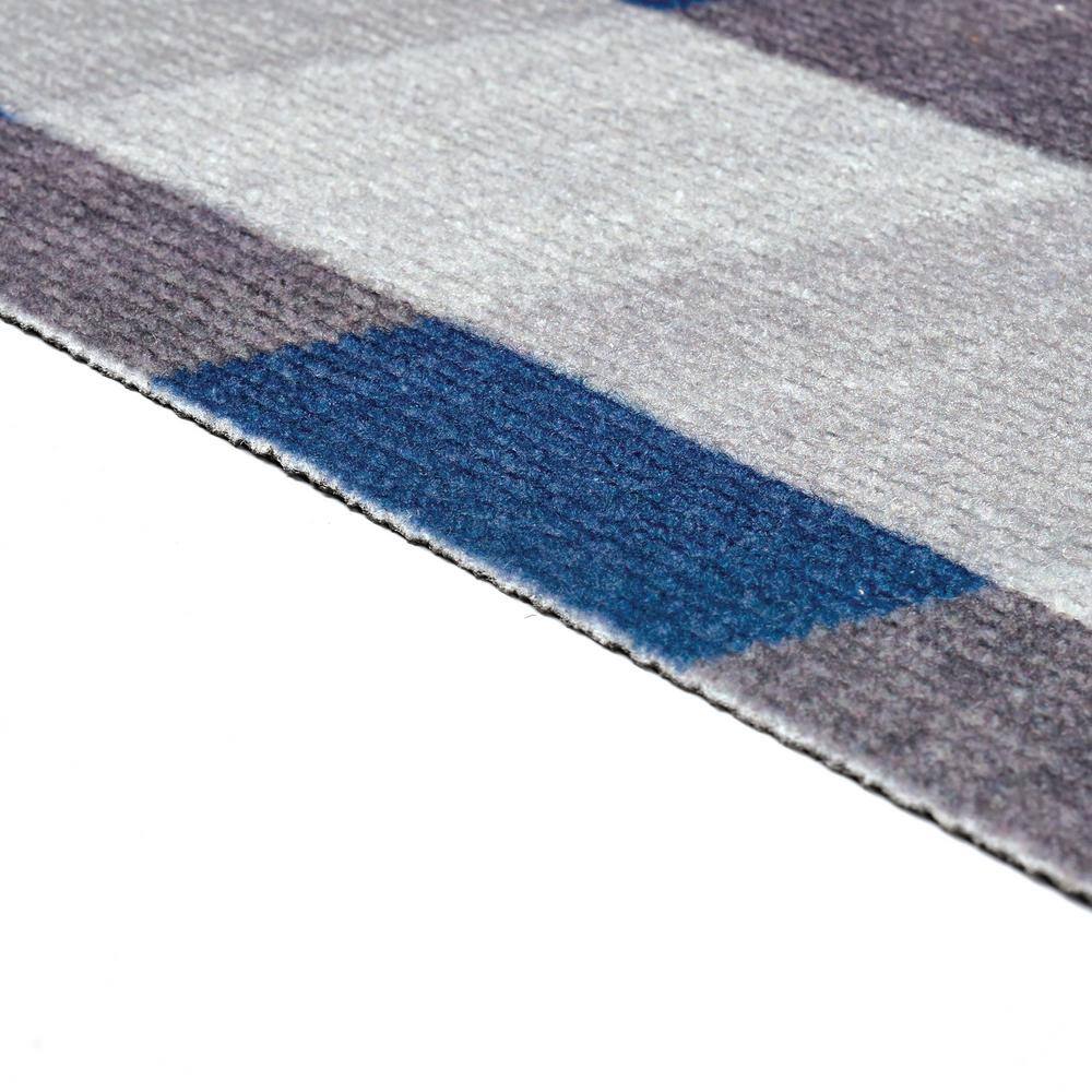 6' x 8' Gingham Check Indoor/Outdoor Rug in Blue and White