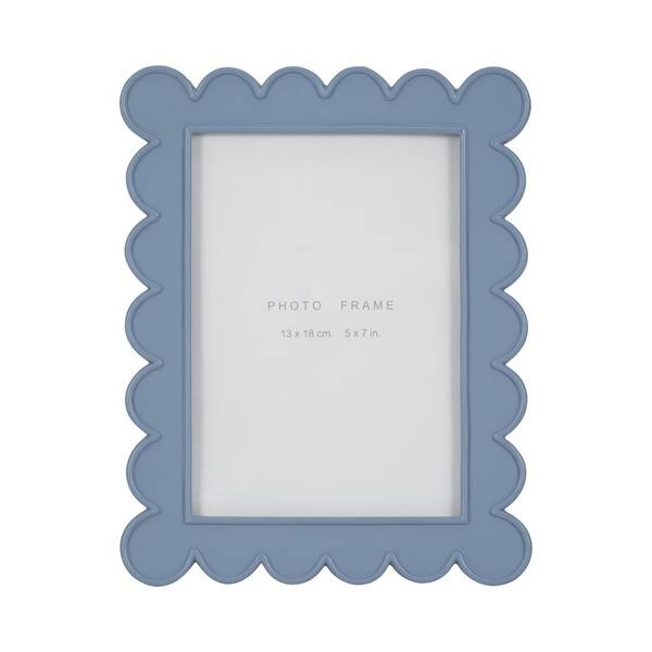 Liv & Skye 7 in. x 9 in. Blue Resin Scallop Edge Photo Frame