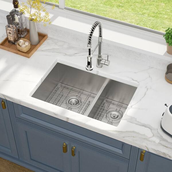 LORDEAR 60/40 Double Bowl 28 in. Low Divide Undermount Kitchen