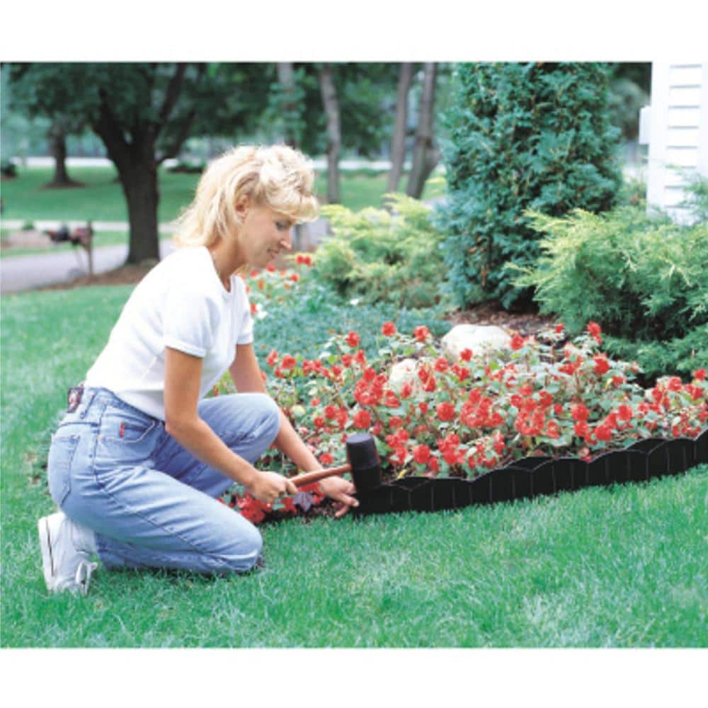Black Heavy-Duty Resin Hammer-In Lawn Edging