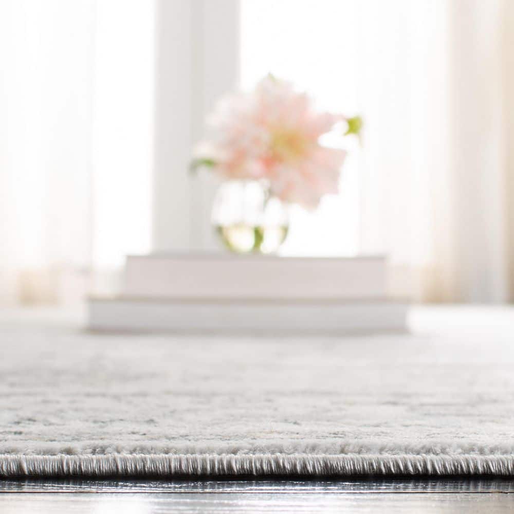 Isabella Gray Floral Medallion Synthetic Area Rug 4' x 6'