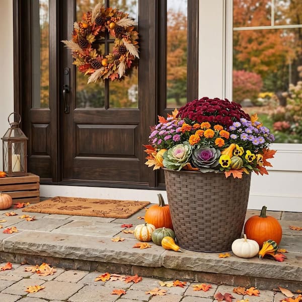 Nantucket Medium Brown Resin Woven Round Planter with Drainage Holes (10 in. L x 10 in. W x 8.67 in. H)